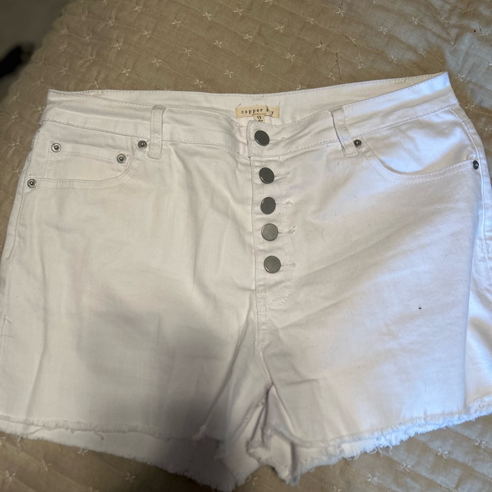 Copper Key White Button-Fly Frayed Hem Denim Shorts